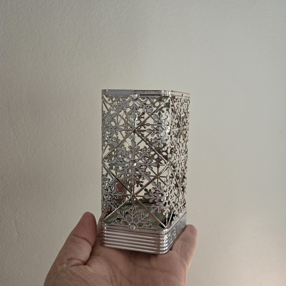Bath & Body Works Sparkling Snowflake Soap Holder